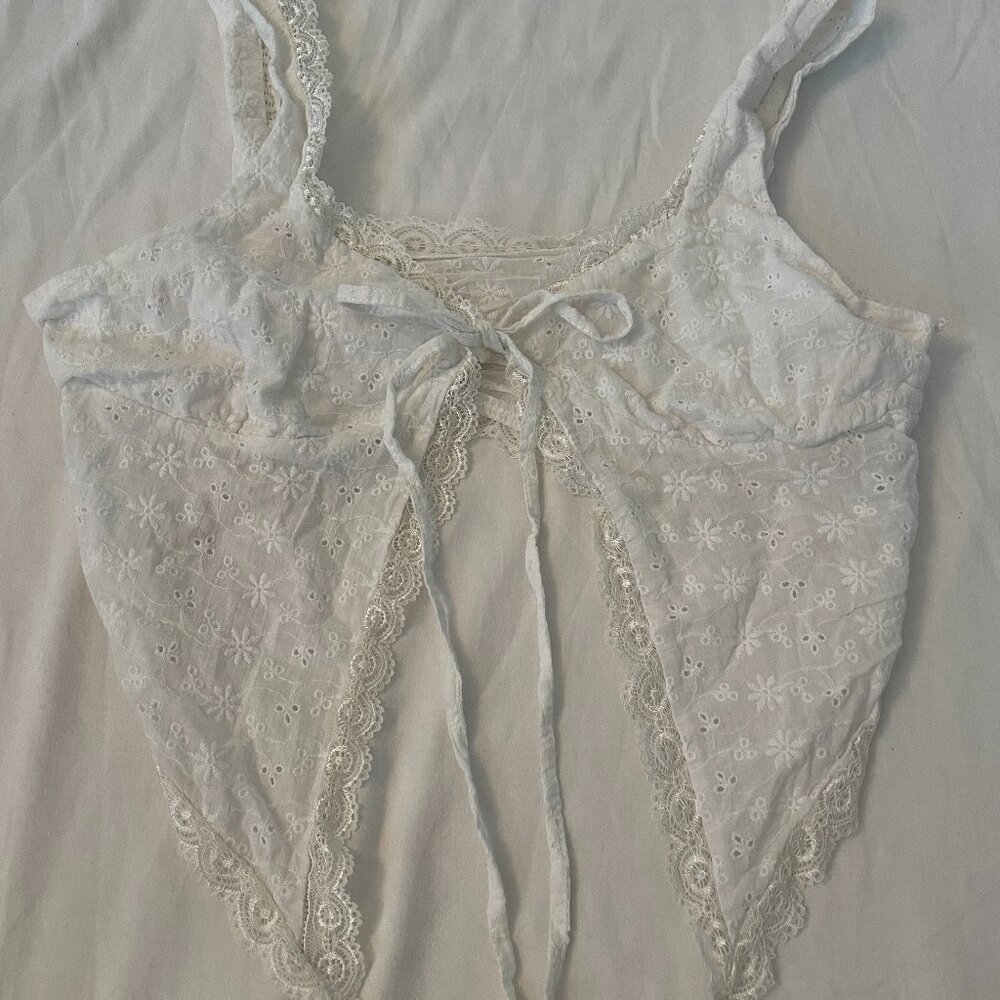 White Lace Very Cropped tie top! Size:M